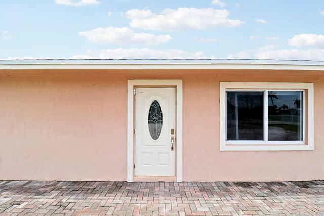 2488 Pineway Drive, West Palm Beach, FL 33415