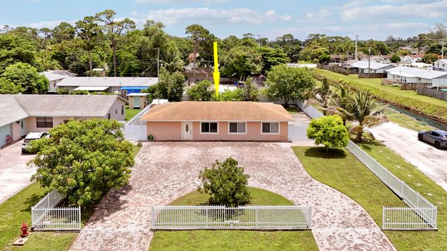 2488 Pineway Drive, West Palm Beach, FL 33415