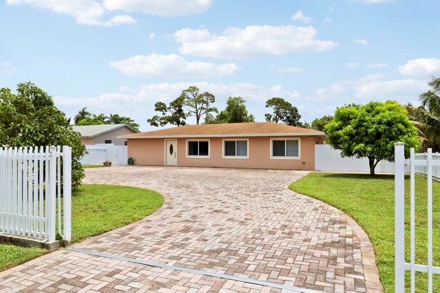 2488 Pineway Drive, West Palm Beach, FL 33415