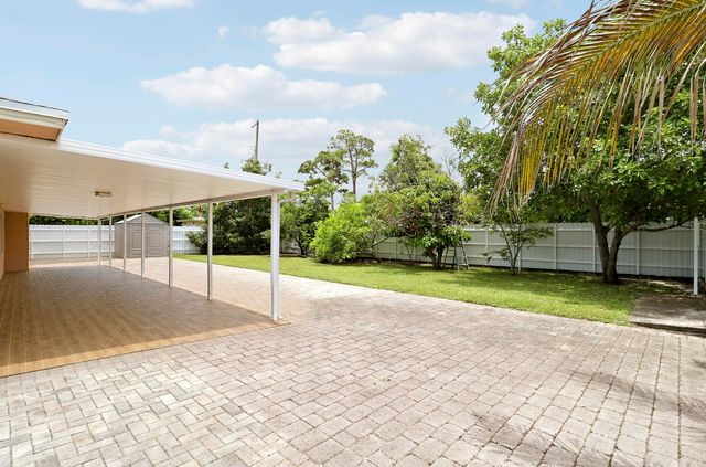 2488 Pineway Drive, West Palm Beach, FL 33415