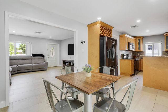 2488 Pineway Drive, West Palm Beach, FL 33415