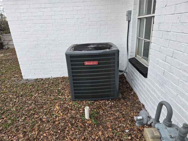 8754 Guinevere Street, Houston, TX 77029