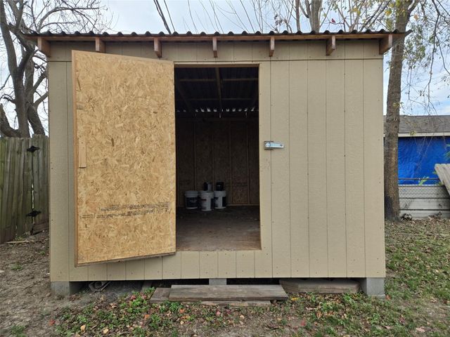 8754 Guinevere Street, Houston, TX 77029