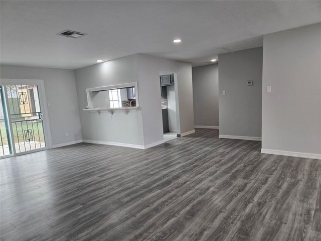 8754 Guinevere Street, Houston, TX 77029