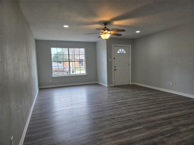 8754 Guinevere Street, Houston, TX 77029