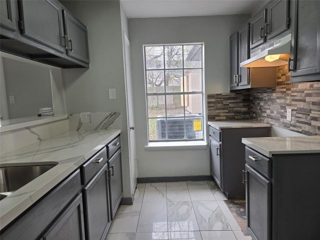 8754 Guinevere Street, Houston, TX 77029