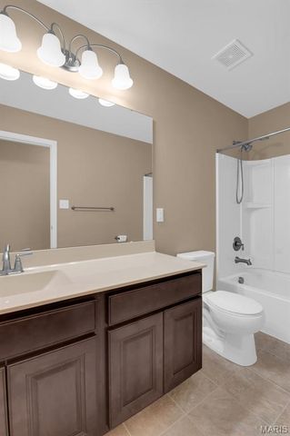 340 Cambridgeshire Court, St Peters, MO 63376