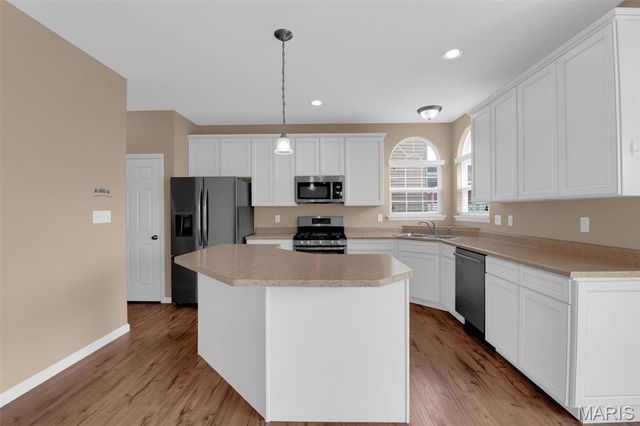 340 Cambridgeshire Court, St Peters, MO 63376