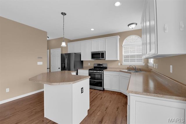 340 Cambridgeshire Court, St Peters, MO 63376
