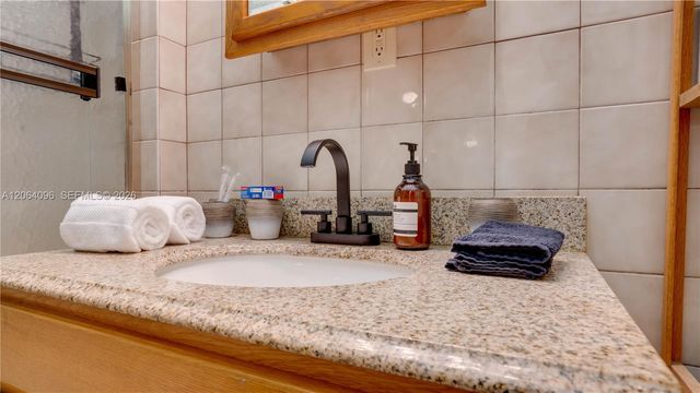 301 SW 69th Ave 301, Miami, FL 33144