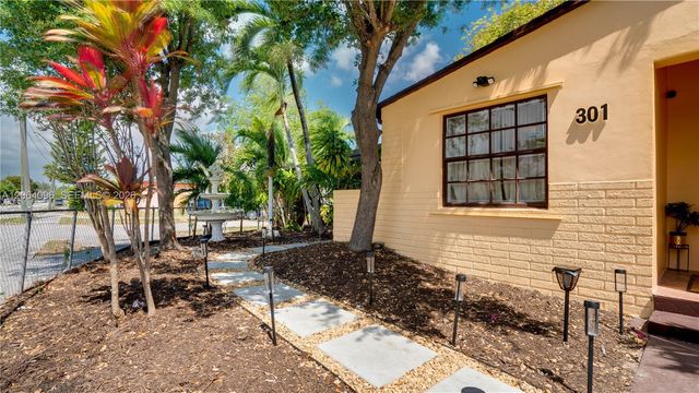 301 SW 69th Ave 301, Miami, FL 33144