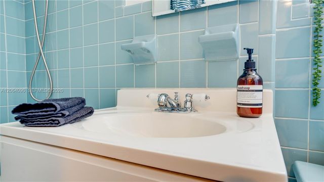 301 SW 69th Ave 301, Miami, FL 33144