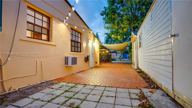 301 SW 69th Ave 301, Miami, FL 33144