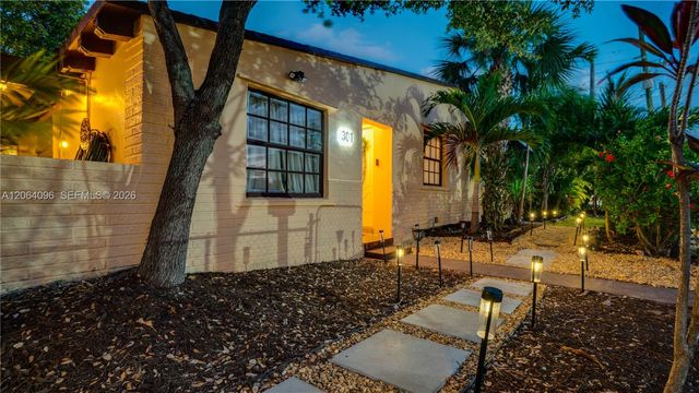 301 SW 69th Ave 301, Miami, FL 33144