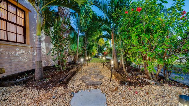 301 SW 69th Ave 301, Miami, FL 33144