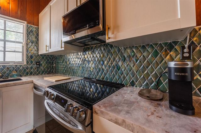 301 SW 69th Ave 301, Miami, FL 33144