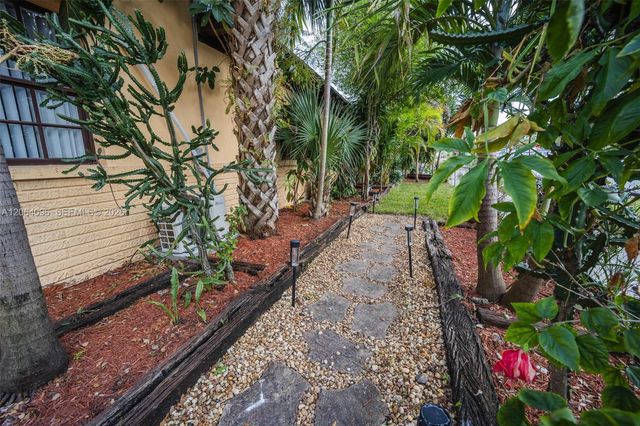301 SW 69th Ave 301, Miami, FL 33144