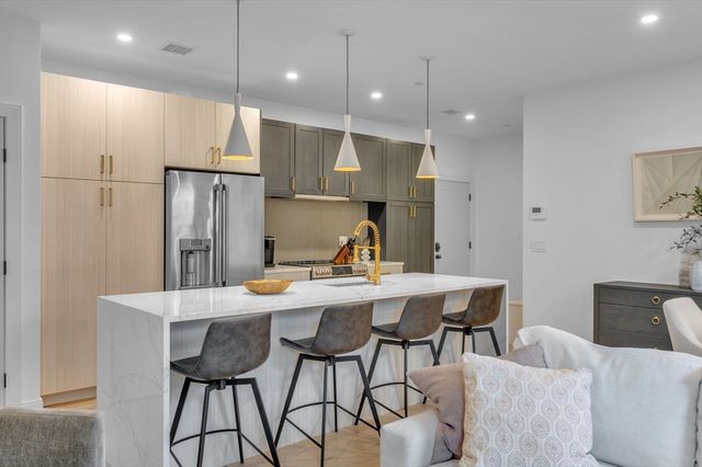 5245 Washington St 5, Boston, MA 02132