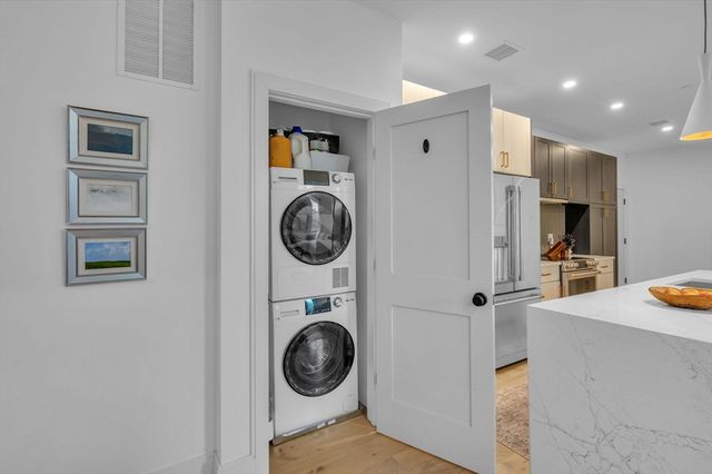 5245 Washington St 5, Boston, MA 02132