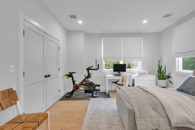 5245 Washington St 5, Boston, MA 02132