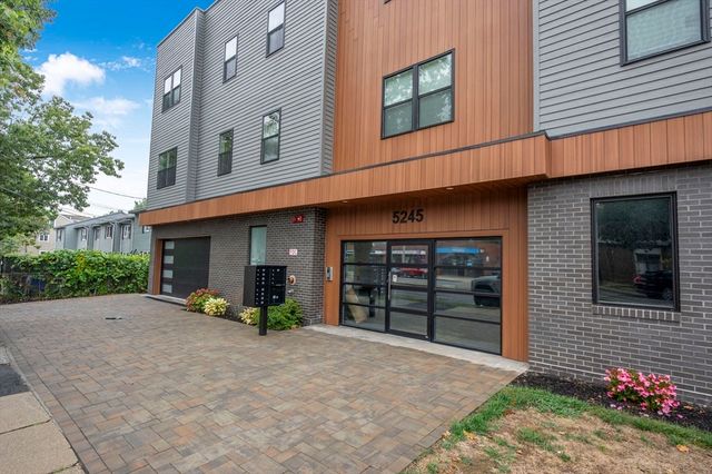5245 Washington St 5, Boston, MA 02132