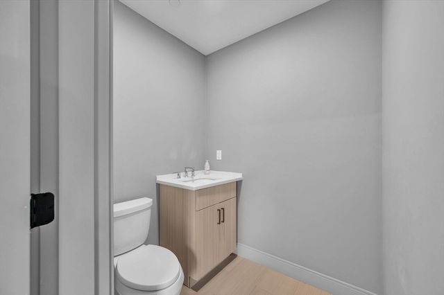 5245 Washington St 5, Boston, MA 02132