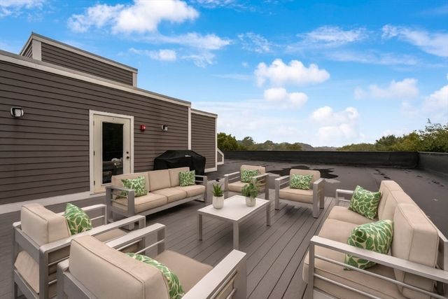 5245 Washington St 5, Boston, MA 02132