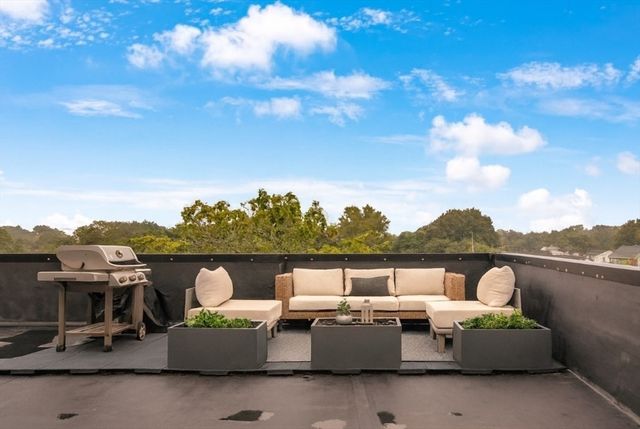 5245 Washington St 5, Boston, MA 02132