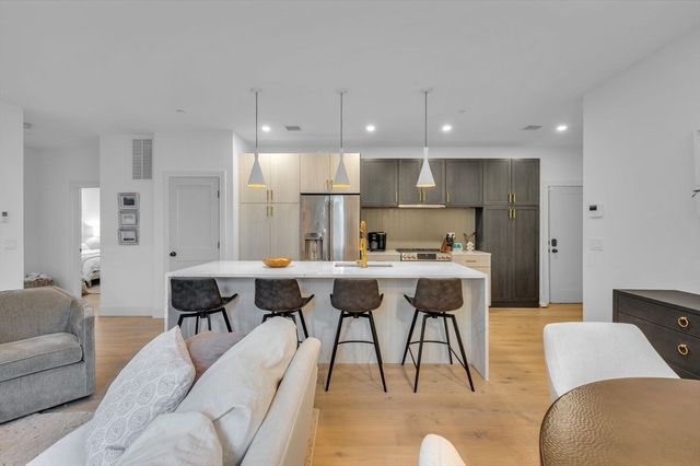 5245 Washington St 5, Boston, MA 02132