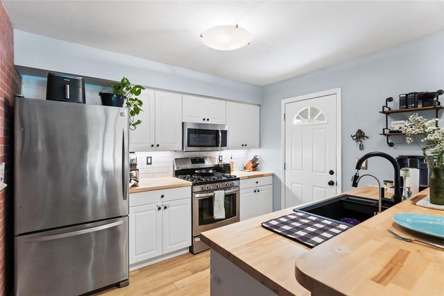 10520 MONTPELIER CIRCLE, Orlando, FL 32821