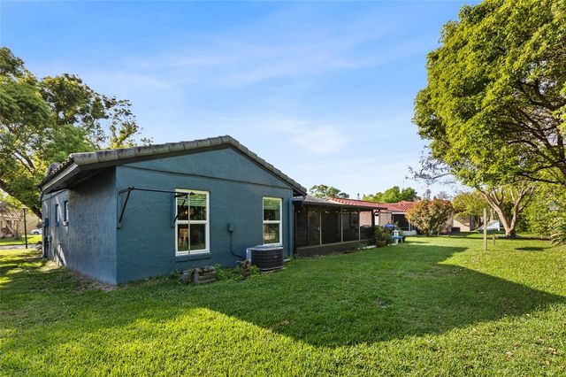 10520 MONTPELIER CIRCLE, Orlando, FL 32821