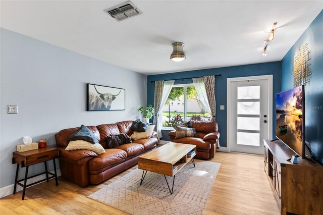 10520 MONTPELIER CIRCLE, Orlando, FL 32821