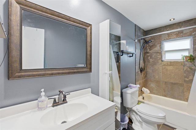 10520 MONTPELIER CIRCLE, Orlando, FL 32821