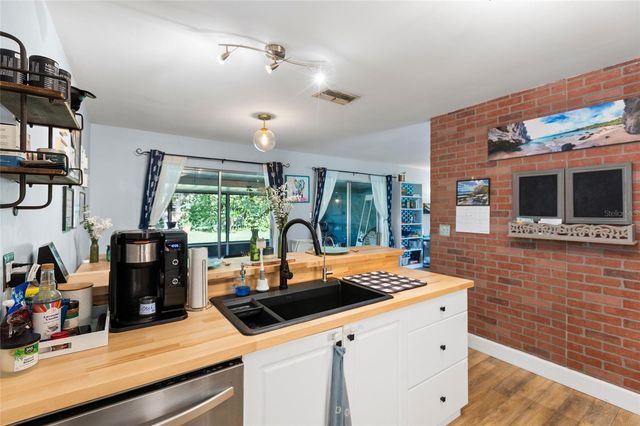 10520 MONTPELIER CIRCLE, Orlando, FL 32821