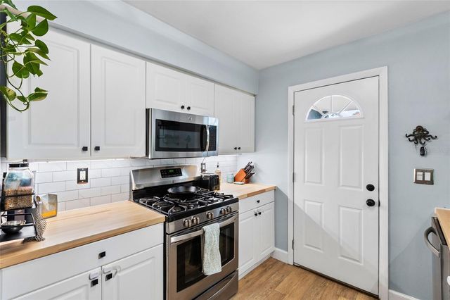 10520 MONTPELIER CIRCLE, Orlando, FL 32821