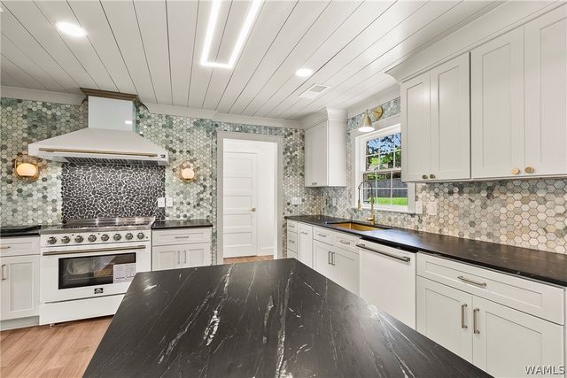 381 Riverdale, Tuscaloosa, AL 35406