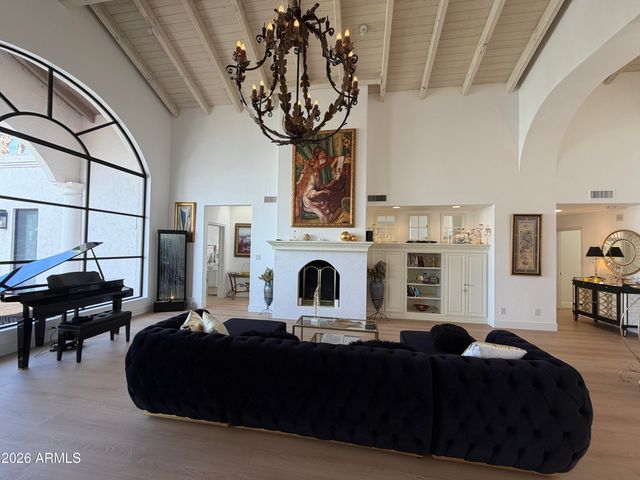 10120 E TOPAZ Drive, Scottsdale, AZ 85258