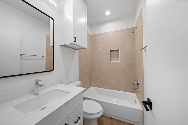 1408 Enid C, Houston, TX 77009