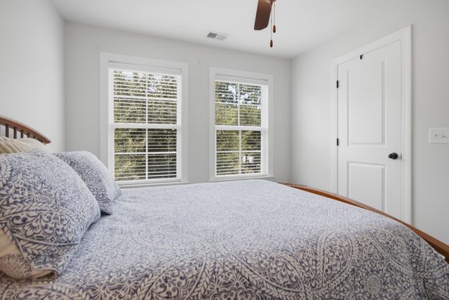 5353 Birdie Lane, Hollywood, SC 29449