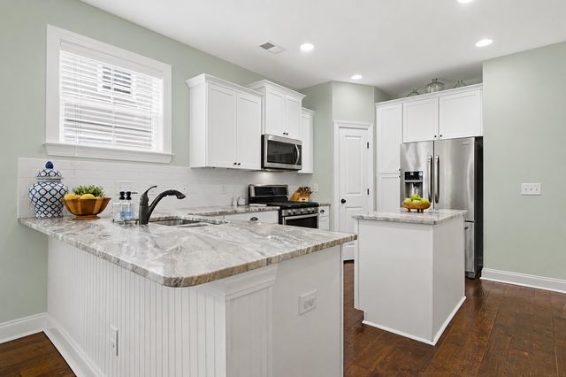 5353 Birdie Lane, Hollywood, SC 29449