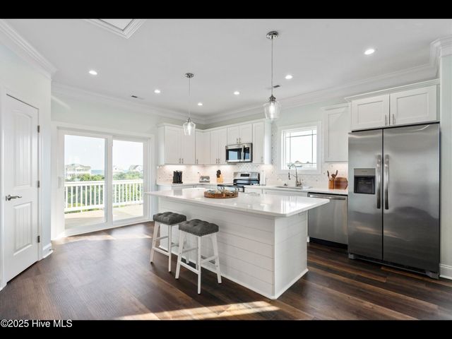 2083 New River Inlet Road A, Sneads Ferry, NC 28460