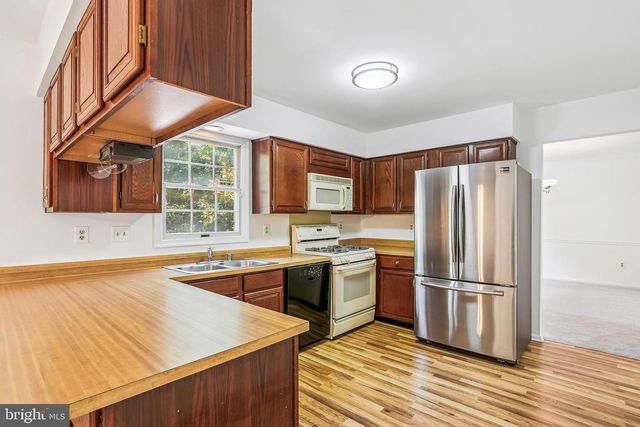 1944 AUTUMN RIDGE CIR, Silver Spring, MD 20906