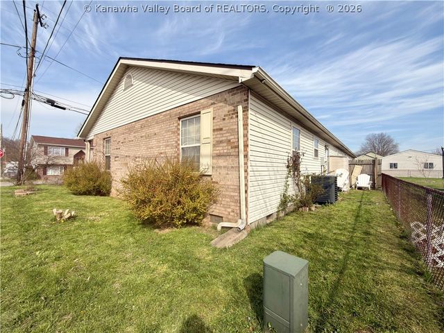 1701 Jackson Avenue, St Albans, WV 25177