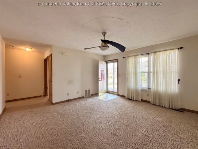 1701 Jackson Avenue, St Albans, WV 25177