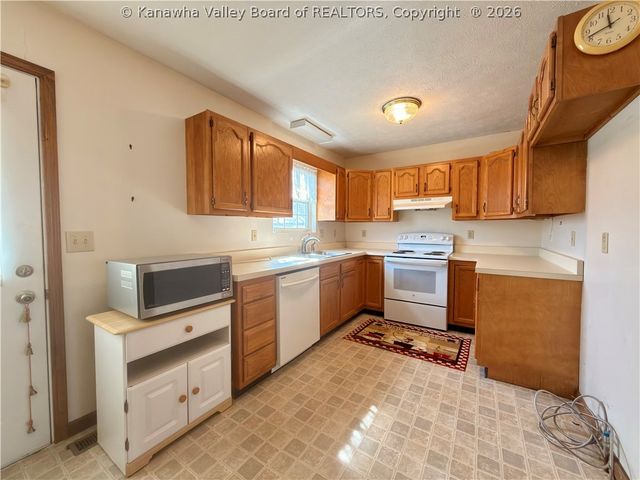 1701 Jackson Avenue, St Albans, WV 25177