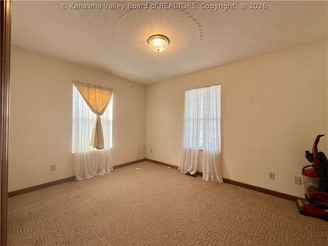 1701 Jackson Avenue, St Albans, WV 25177