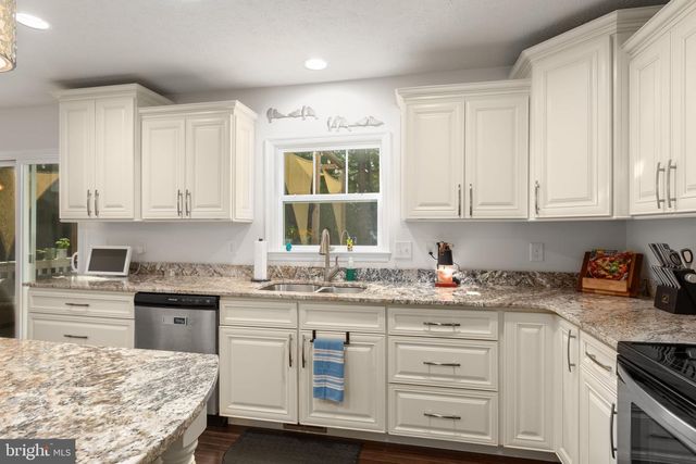 207 AZALEA RD, Colonial Beach, VA 22443