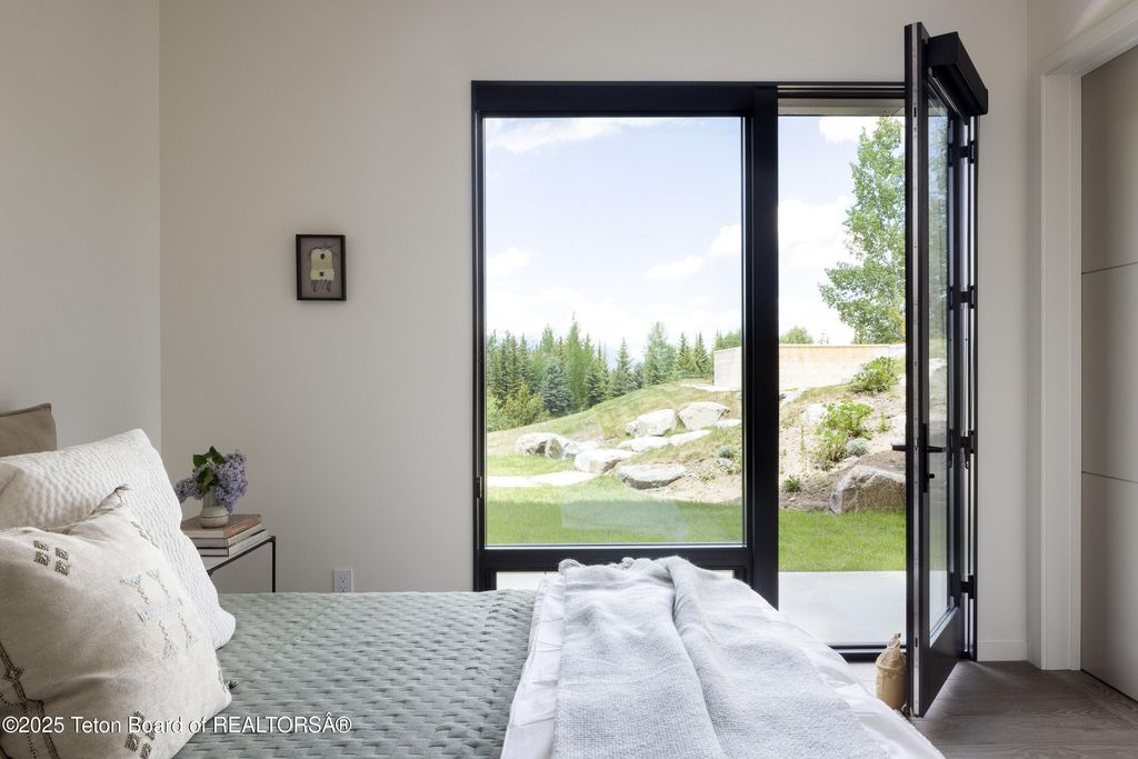 5135 W EAGLE Road, Wilson, WY 83014 photo 26