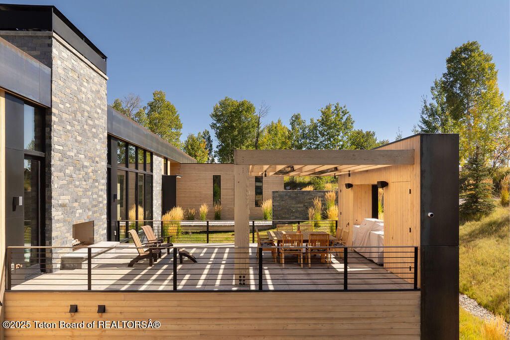 5135 W EAGLE Road, Wilson, WY 83014 photo 5