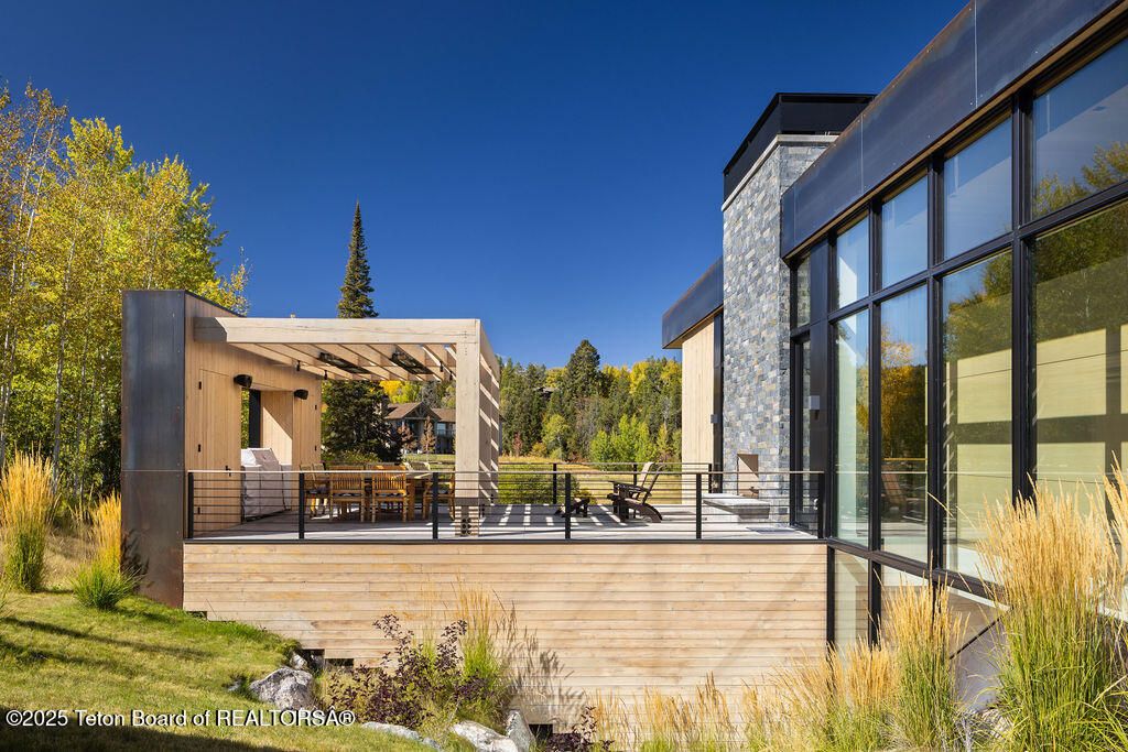 5135 W EAGLE Road, Wilson, WY 83014 photo 6